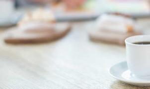 Kopje koffie op tafel